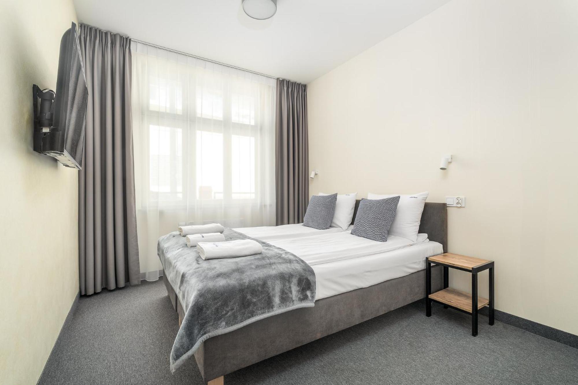 Neos Guest house